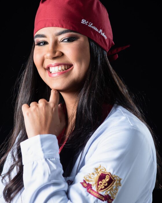 Dentista Larissa Pinheiro